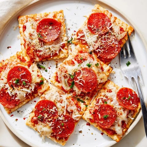 Pepperoni auf Crackern