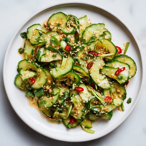 Tangy Shaken Asian Gurkensalat